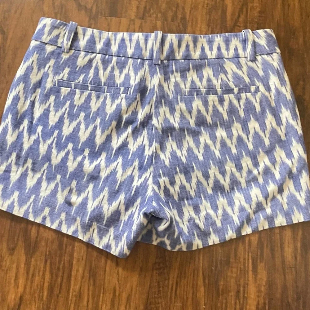 J. Crew Ikat Blue and White Zig Zag Shorts Size 4 - Picture 6 of 8